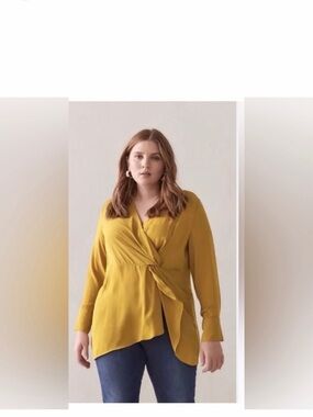Sz 2x Knotted waist  V-Neck Blouse in Mustard
